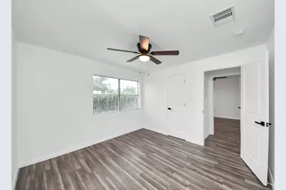207 E Defee Avenue, Baytown, TX 77520 - Photo 37
