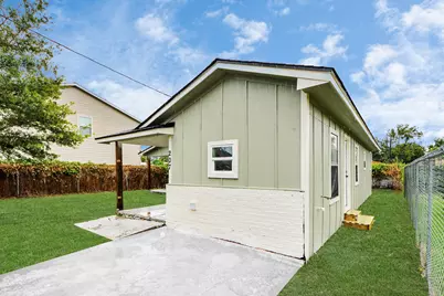 207 E Defee Avenue, Baytown, TX 77520 - Photo 5