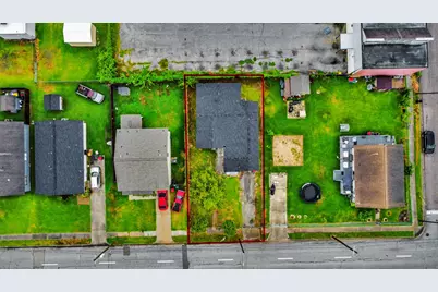 207 E Defee Avenue, Baytown, TX 77520 - Photo 13