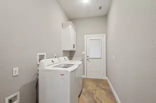 35 Susan Dr, Cleveland, TX 77327 - Photo 13