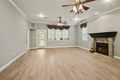 35 Susan Drive, Cleveland, TX 77327 - Photo 5