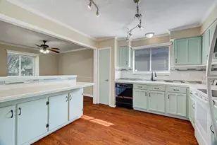 7515 Shoshone Dr, Baytown, TX 77521 - Photo 11