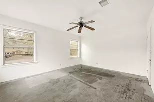 1202 N Roberson St, Conroe, TX 77301 - Photo 23