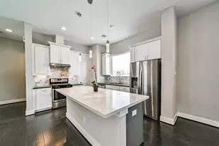 10806 Warwana Rd, Houston, TX 77043 - Photo 9
