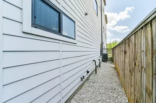 10806 Warwana Rd, Houston, TX 77043 - Photo 37