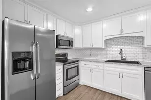 3876 Laura Leigh Dr, Friendswood, TX 77546 - Photo 9