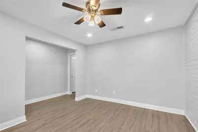 3876 Laura Leigh Drive, Friendswood, TX 77546 - Photo 17
