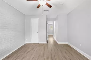3876 Laura Leigh Dr, Friendswood, TX 77546 - Photo 21