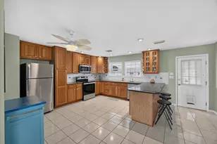 4102 Jackson Dr, Galveston, TX 77554 - Photo 7