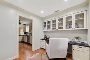 341 W Gaywood Dr, Houston, TX 77079 - Photo 15