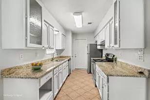 16422 Hibiscus Ln, Friendswood, TX 77546 - Photo 11