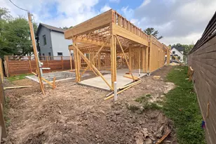 955 W 42nd St, Houston, TX 77018 - Photo 3