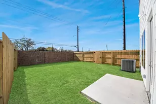 2104 Diagonal Ln, Houston, TX 77051 - Photo 41