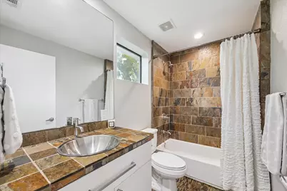 1901 W 14th 1/2 Street #C, Houston, TX 77008 - Photo 7