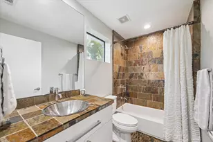 1901 W 14th 1/2 St, Houston, TX 77008 - Photo 7