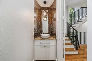 1901 W 14th 1/2 St, Houston, TX 77008 - Photo 19