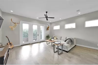 2103 Bevis Street, Houston, TX 77008 - Photo 11