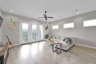 2103 Bevis St, Houston, TX 77008 - Photo 11