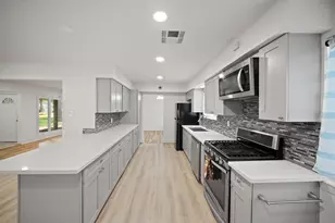 1219 Wisterwood Dr, Houston, TX 77043 - Photo 1