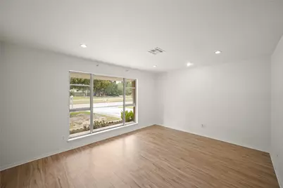 9538 Skyline Drive, Houston, TX 77063 - Photo 7