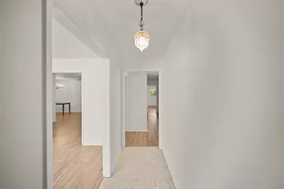 9538 Skyline Drive, Houston, TX 77063 - Photo 3