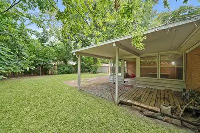 9538 Skyline Drive, Houston, TX 77063 - Photo 31