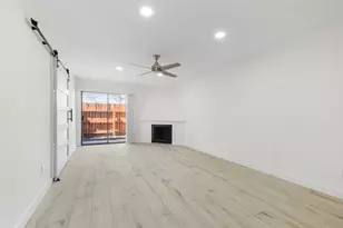 10075 Westpark Dr, Houston, TX 77042 - Photo 9