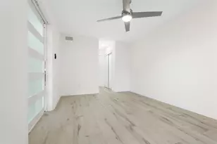 10075 Westpark Dr, Houston, TX 77042 - Photo 15