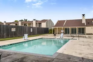 10075 Westpark Dr, Houston, TX 77042 - Photo 23