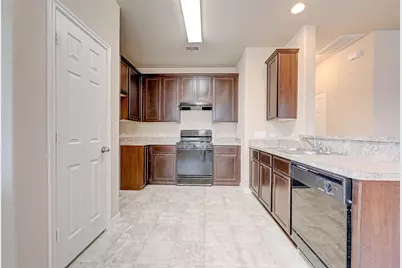 10118 Mariposa Green Court, Houston, TX 77044 - Photo 7