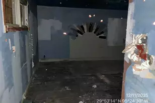 542 W Mierianne St, Houston, TX 77037 - Photo 9