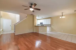 213 E Summerhaze Circle, The Woodlands, TX 77382 - Photo 5