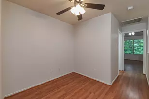 213 E Summerhaze Circle, The Woodlands, TX 77382 - Photo 19