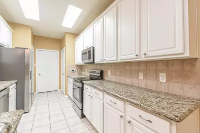 213 E Summerhaze Circle, The Woodlands, TX 77382 - Photo 11
