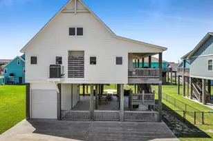 2312 Antigua Cir, Crystal Beach, TX 77650 - Photo 3