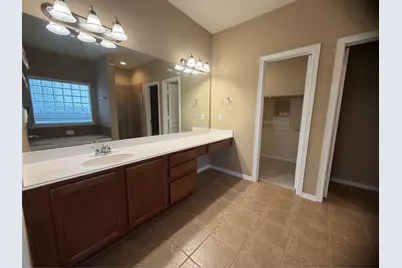1092 Shadow Glenn Drive, Conroe, TX 77301 - Photo 11