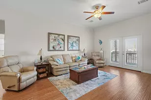 437 Pompano St, Bayou Vista, TX 77563 - Photo 11