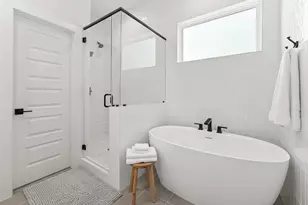 817 Thornton Rd, Houston, TX 77018 - Photo 23