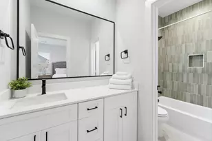 817 Thornton Rd, Houston, TX 77018 - Photo 29