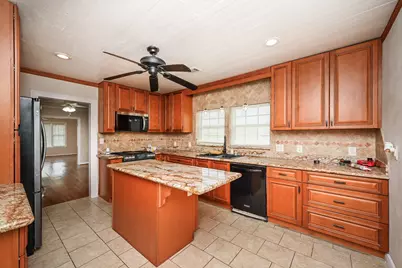 416 N Houston Avenue, Humble, TX 77338 - Photo 9