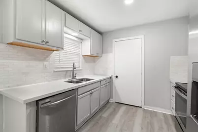 7938 Snowden Street, Houston, TX 77028 - Photo 17