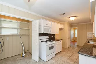 1810 Viking Dr, Houston, TX 77018 - Photo 13