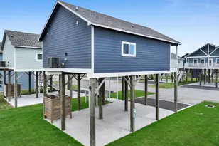1041 Sunset Circle W, Crystal Beach, TX 77650 - Photo 43