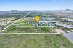 1041 Sunset Circle W, Crystal Beach, TX 77650 - Photo 11
