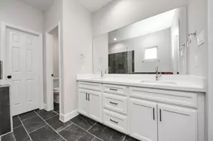 6910 J W Peavy Dr, Houston, TX 77011 - Photo 27