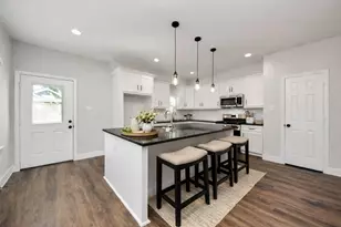 6910 J W Peavy Dr, Houston, TX 77011 - Photo 11