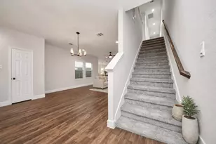 6910 J W Peavy Dr, Houston, TX 77011 - Photo 17