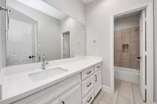 6910 J W Peavy Dr, Houston, TX 77011 - Photo 35