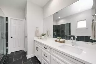 6910 J W Peavy Dr, Houston, TX 77011 - Photo 25