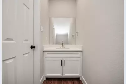 6910 J W Peavy Drive, Houston, TX 77011 - Photo 11